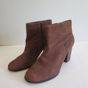 Cole Haan Brown Nubuck Leather Side Zip Size 9 1/2 B Stacked Heel Booties